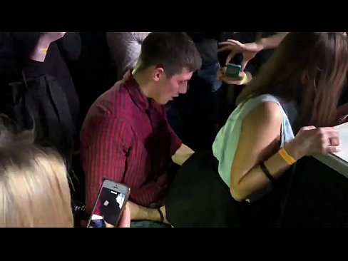 ❤️ Seks i vërtetë në një klub nate rus. Një vajzë 18-vjeçare ruse në anus dhe vaginë është qitur në një klub nate Video porno në sq.milfnut-net.ru ❌️