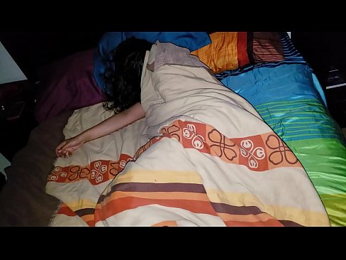 ❤️ Njërku qorton njerkën e tij të re ndërsa ajo fle. Video porno në sq.milfnut-net.ru ❌️